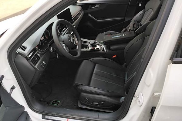 Audi A4L 2023, 34900 км, за 25279 USD - фото 16