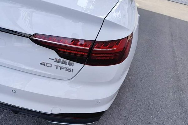 Audi A4L 2023, 34900 км, за 25279 USD - фото 9