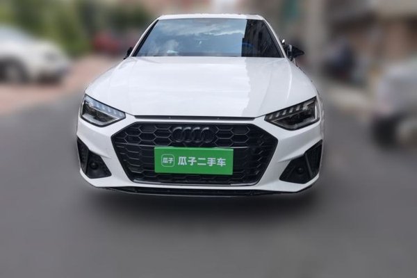 Audi A4L 2024, 14800 км, за 26421 USD