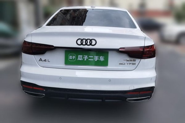 Audi A4L 2024, 14800 км, за 26421 USD