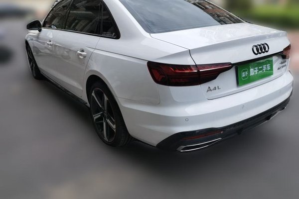 Audi A4L 2024, 14800 км, за 26421 USD