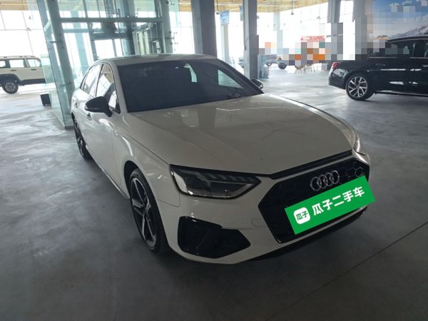 Audi A4L 2024, 15800 км, за 27759 USD