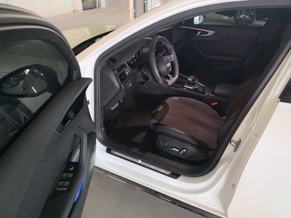 Audi A4L 2024, 15800 км, за 27759 USD - фото 19