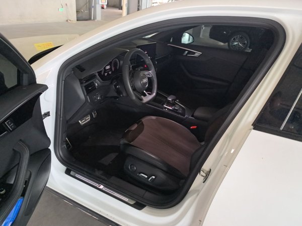 Audi A4L 2024, 15800 км, за 27759 USD - фото 18