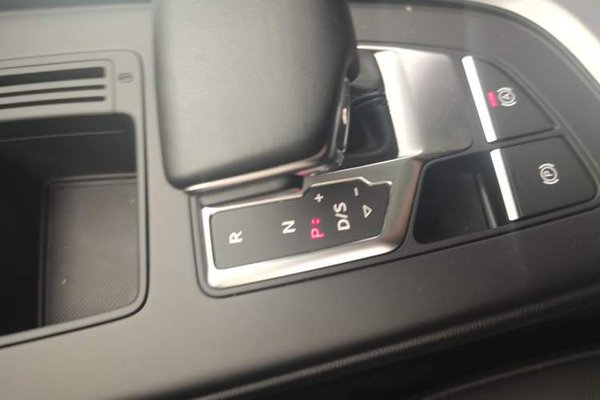 Audi A4L 2024, 87100 км, за 20900 USD - фото 14