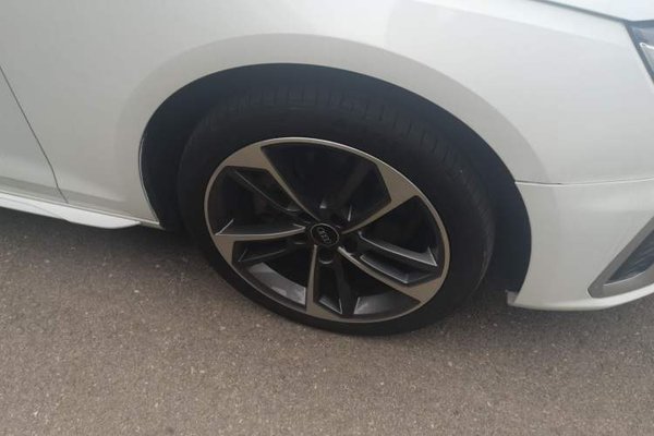 Audi A4L 2024, 87100 км, за 20900 USD - фото 8