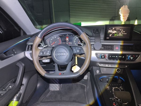 Audi A5 2019, 81300 км, за 19421 USD - фото 11