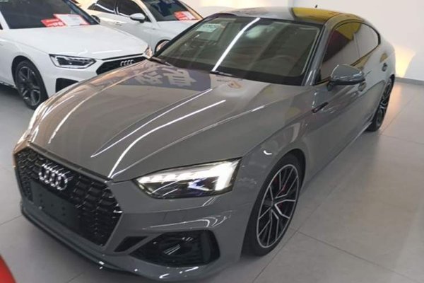 Audi A5 · 2022 год