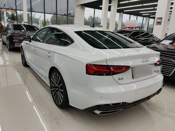 Audi A5 2024, 2000 км, за 36523 USD