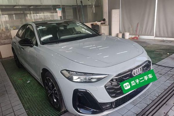 Audi A5L 2026, 4500 км, за 50740 USD