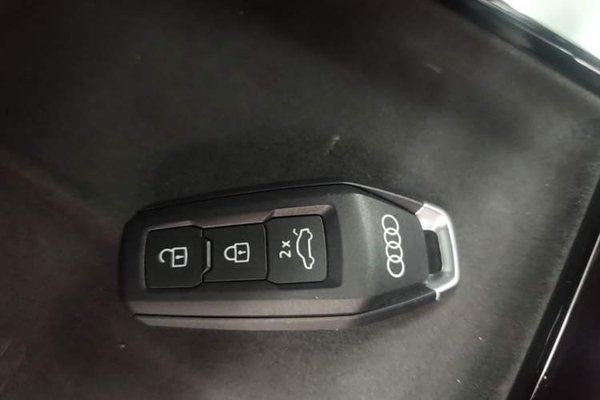 Audi A5L 2026, 4500 км, за 50740 USD - фото 23
