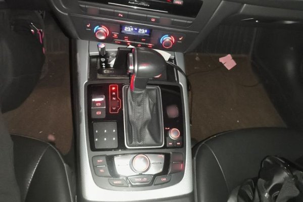 Audi A6L 2014, 185300 км, за 11793 USD - фото 13