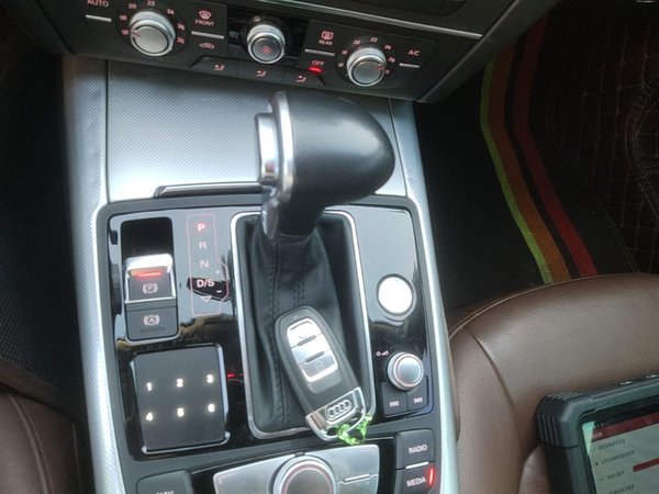 Audi A6L 2014, 110500 км, за 10522 USD - фото 25