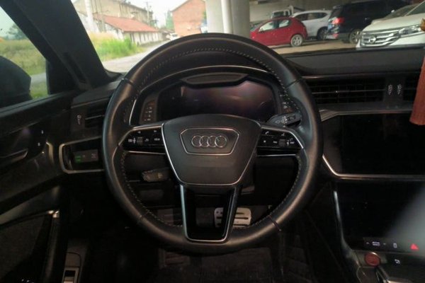Audi A6L 2019, 60400 км, за 29621 USD