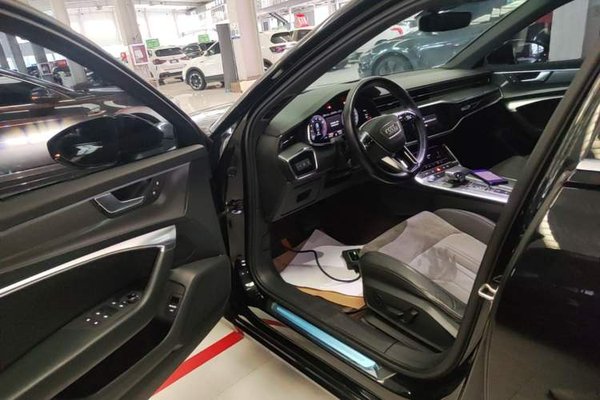 Audi A6L 2019, 81600 км, за 30809 USD - фото 19