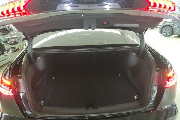 Audi A6L 2019, 81600 км, за 30809 USD - фото 22