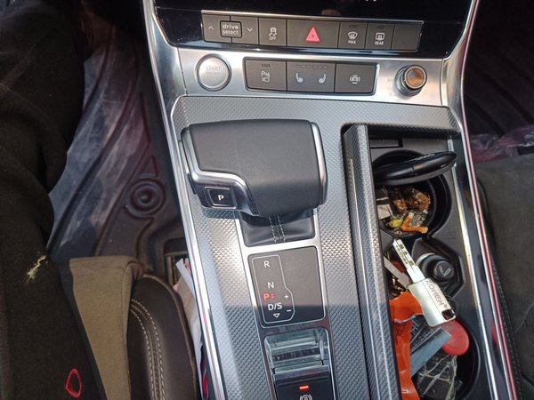 Audi A6L 2020, 112600 км, за 26438 USD - фото 15