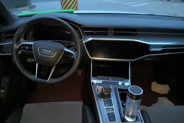 Audi A6L 2020, 103699 км, за 26405 USD - фото 10