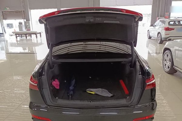 Audi A6L 2021, 108500 км, за 29474 USD - фото 21