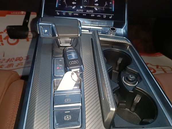 Audi A6L 2021, 54100 км, за 30557 USD - фото 17