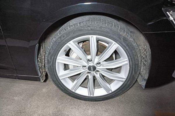 Audi A6L 2021, 95600 км, за 31372 USD
