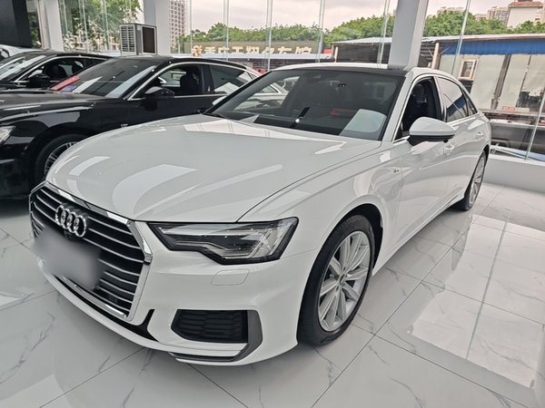 Audi A6L · 2021 год