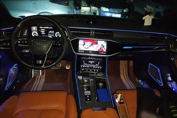 Audi A6L 2022, 62900 км, за 33737 USD - фото 10