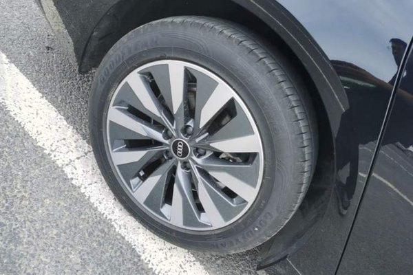 Audi A6L 2023, 17300 км, за 35868 USD - фото 10