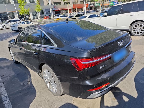 Audi A6L 2023, 69400 км, за 37932 USD