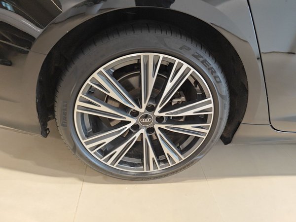 Audi A6L 2023, 70100 км, за 35640 USD - фото 10