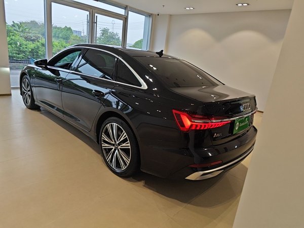 Audi A6L 2023, 70100 км, за 35640 USD