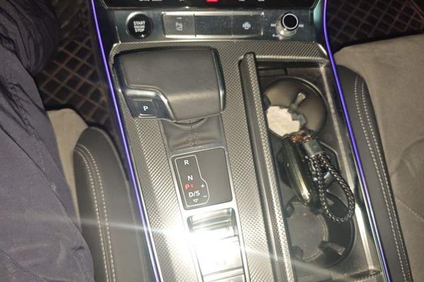 Audi A6L 2024, 26600 км, за 35439 USD - фото 15