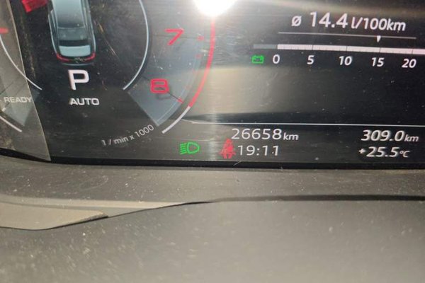 Audi A6L 2024, 26600 км, за 35439 USD - фото 13