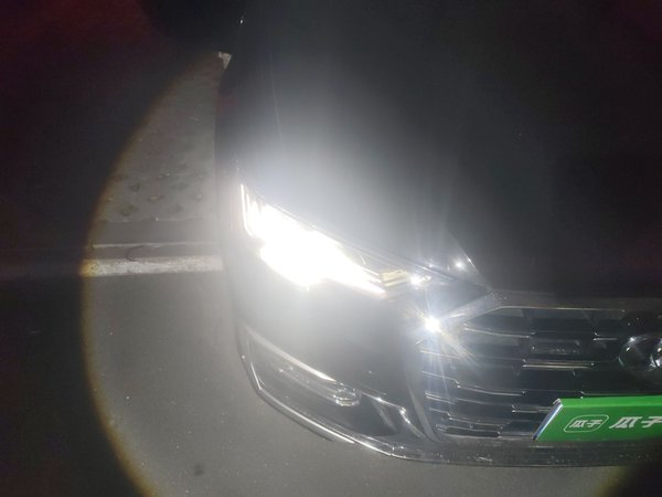 Audi A6L 2024, 56800 км, за 42914 USD