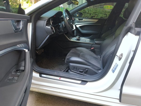 Audi A7L 2022, 48099 км, за 34348 USD
