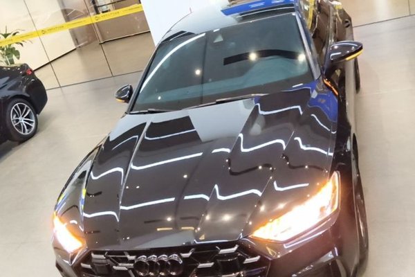 Audi A7L 2024, 11399 км, за 53668 USD