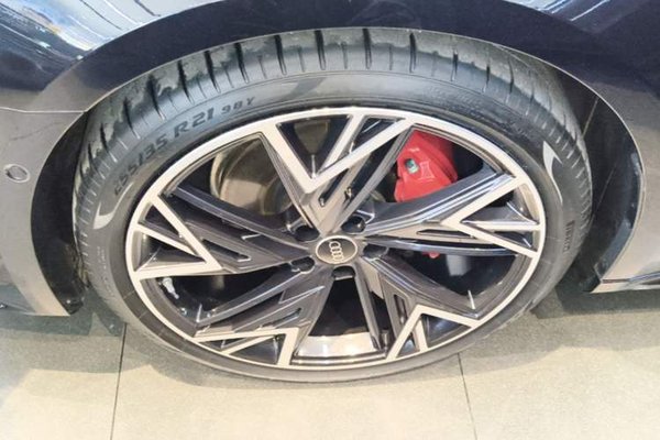 Audi A7L 2024, 11399 км, за 53668 USD - фото 8