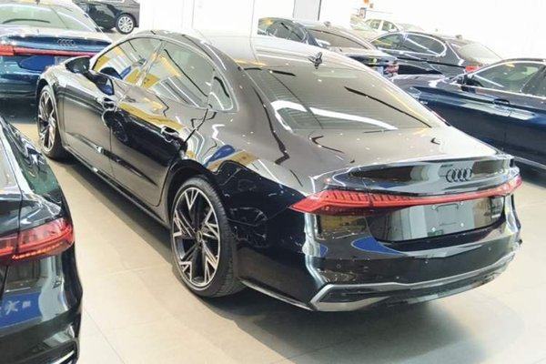 Audi A7L 2024, 11399 км, за 53668 USD
