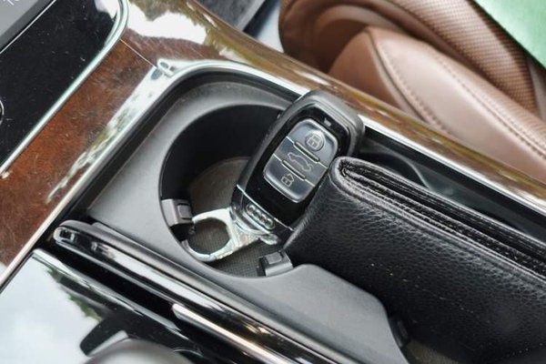 Audi A8 2016, 67700 км, за 41858 USD