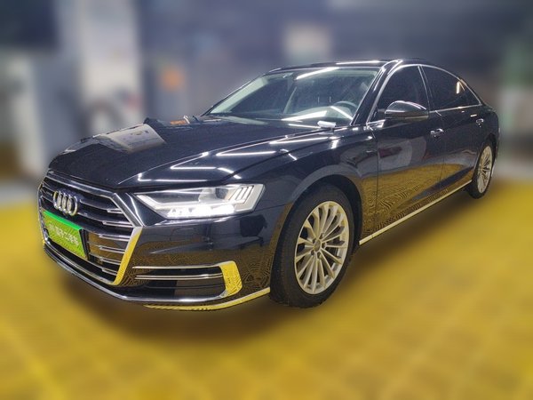 Audi A8 · 2018 год