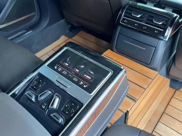 Audi A8 2018, 189500 км, за 42873 USD - фото 12