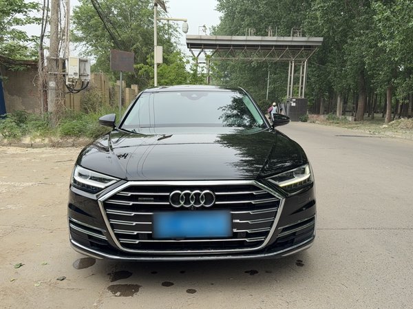 Audi A8 2018, 189500 км, за 42873 USD
