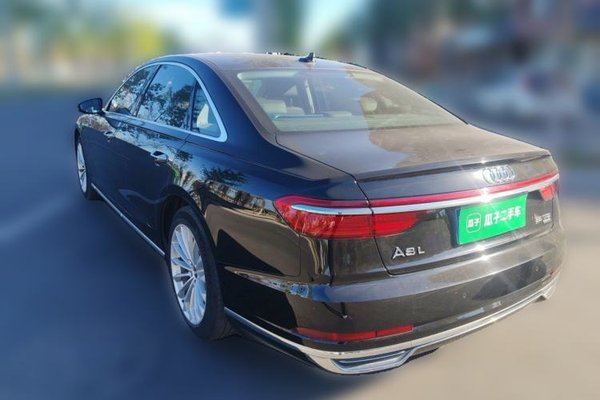 Audi A8 2018, 61000 км, за 47635 USD