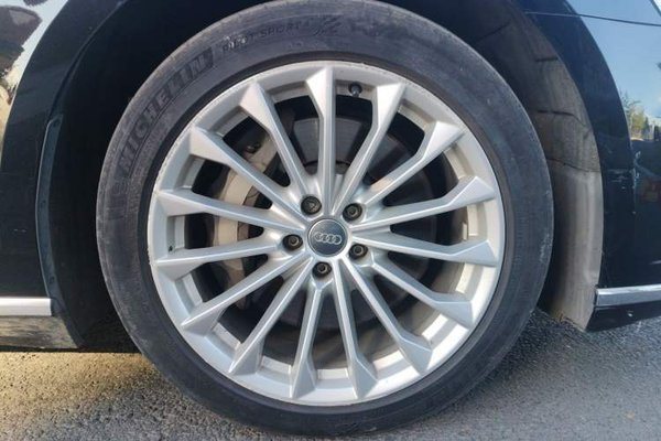 Audi A8 2018, 61000 км, за 47635 USD - фото 9