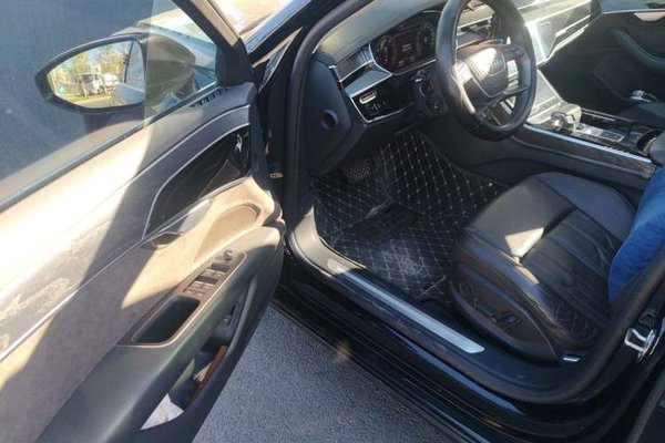 Audi A8 2018, 61000 км, за 47635 USD - фото 19
