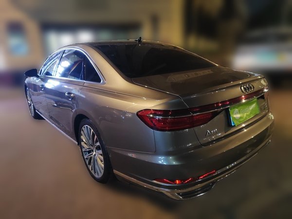 Audi A8 2018, 87600 км, за 46876 USD