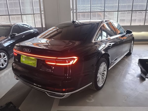 Audi A8 2019, 132600 км, за 40769 USD - фото 6