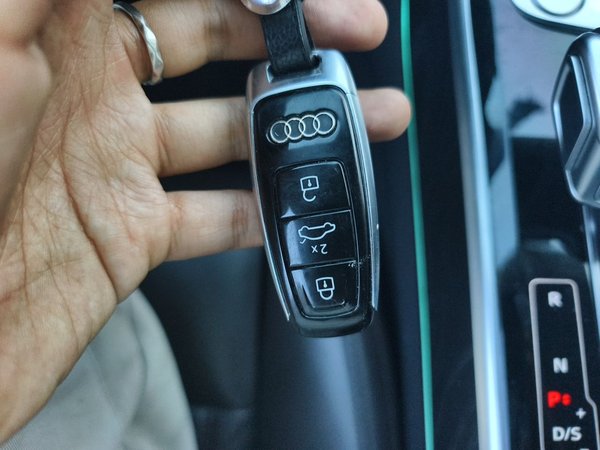 Audi A8 2019, 168900 км, за 40794 USD - фото 9