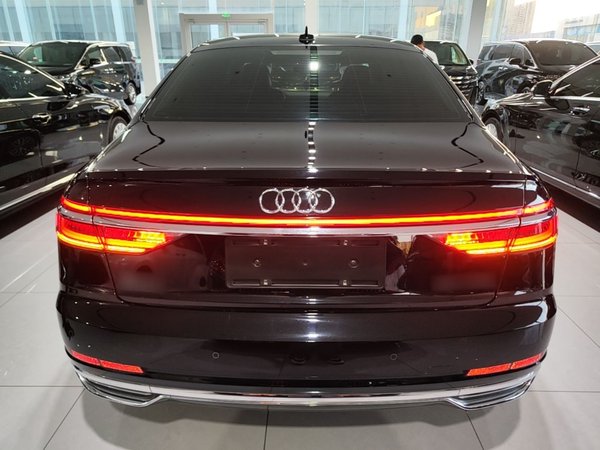 Audi A8 2021, 100400 км, за 52836 USD