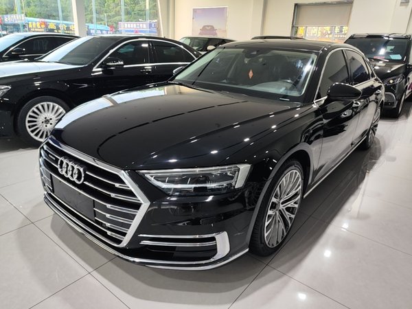 Audi A8 · 2021 год